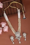 Auraa Trends_White Stones Floral Carved Pendant Necklace Set _Online_at_Aza_Fashions