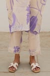 Silai Studio_Off White Silk Printed Floral Notched Kurta And Pant Set  _at_Aza_Fashions