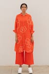 Silai Studio_Orange Chanderi Tie-dye Bandhani Shirt Collar Pattern Kurta _Online_at_Aza_Fashions