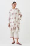 Buy_Upavita_Off White Cotton Print Floral Mandarin Collar Kurta With Pant _at_Aza_Fashions