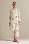 Buy_Upavita_Off White Kurta Cotton Hand Block Floral Kurta Collar Print With Pant _at_Aza_Fashions