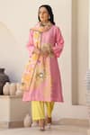 Buy_Chrkha_Pink Chanderi Silk Printed Floral Round Honeycomb Kurta Pant Set _at_Aza_Fashions