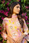 Buy_Chrkha_Pink Chanderi Silk Printed Floral V-neck Honeycomb Blossom Kurta Pant Set 