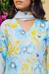 Buy_Chrkha_Blue Chanderi Silk Printed Floral Sequin Honeycomb Kurta Straight Slit Pant Set
