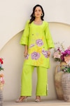 Buy_Chrkha_Green Chanderi Silk Printed Floral Round Embroidered Kurta Pant Set_at_Aza_Fashions