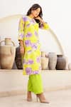 Shop_Chrkha_Green Chanderi Silk Printed Floral Keyhole Honeycomb Kurta Pant Set_Online_at_Aza_Fashions