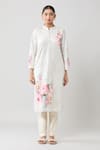 Samyukta Singhania_Off White Velvet Printed Rose Band Collar Gotta Patti Straight Kurta _Online_at_Aza_Fashions