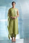 Buy_Charkhee_Green Kurta- Linen Woven Stripe Round Placement Set _at_Aza_Fashions