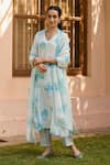 Buy_Surmaye_Ivory Handwoven Mulberry Silk Hand Painted Dawn Kurta With Pant  _at_Aza_Fashions