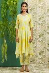 Shop_Alaya Advani_Yellow Muslin Abstract, Cutdana, Sequin Round Print Kurta And Pant Set
