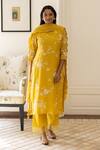 Buy_Vaayu_Yellow Muslin Embroidery Round Neck Bloom Kurta Pant Set _at_Aza_Fashions