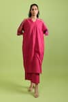 Buy_Rias Jaipur_Magenta Handloom Placement Panel V Neck Viva Handwoven Cotton Kurta With Pant _at_Aza_Fashions