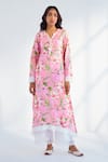 Roze_Pink Pure Cotton Print Floral Notched Neck Aasma Kurta Set _Online_at_Aza_Fashions