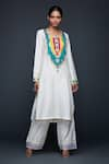 Buy_Gulabo by Abu Sandeep_Off White Cotton Silk Embroidery Jharokha Round Neck Kurta  _at_Aza_Fashions