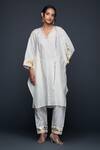 Buy_Gulabo by Abu Sandeep_White Jamdani Embroidered Gota V Neck Applique Work Kaftan _at_Aza_Fashions