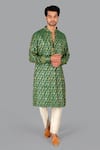 Buy_Gaurav Katta_Green Hand Banarasi Silk Floral Jaal Kurta With Pant _at_Aza_Fashions