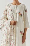 Buy_Label Earthen_Ivory Cotton Embroidery Round Neck Floral Kurta Pant Set 