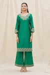 Samyukta Singhania_Green Kurta And Pant Silk Embroidery Sequins Scoop Neck Neckline Set _Online_at_Aza_Fashions