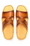 Shop Nauvab Brown Plain Arba Minar Sandals at Aza Fashions Shop_Nauvab_Brown Plain Arba Minar Sandals _at_Aza_Fashions