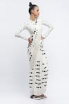 Buy_Abraham & Thakore_Ivory Crepe Embroidered Sequin Morse Saree  _at_Aza_Fashions