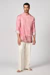 Buy_S&N by Shantnu Nikhil_Pink Giza Cotton Printed Abstract Short Kurta _at_Aza_Fashions