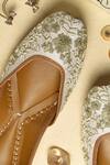 Cilwana Studio_Ivory Dabka Floral Embroidered Juttis _Online_at_Aza_Fashions