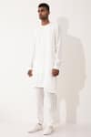 Buy_Son of A Noble Snob_White Linen Solid Niero Asymmetric Kurta With Pant 