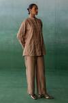 Buy_Archana Jaju_Brown Chanderi Embroidered Thread Mandarin Collar Wave Shirt With Pant _at_Aza_Fashions