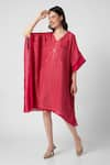 Buy_KAVERI_Pink 100% Linen V Neck Geometric Print Kaftan  _Online_at_Aza_Fashions