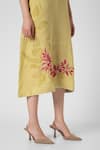 Buy_KAVERI_Green 100% Linen Collared Shaded Flower Print Dress 