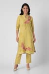 Buy_KAVERI_Green 100% Linen Notched Shaded Flower Hand Print Kurta And Pant Set  _at_Aza_Fashions