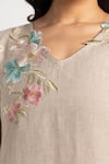 Buy_KAVERI_Grey 100% Linen Embroidery Floral V Flower Corsage Kurta Pant Set  