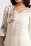 Buy_KAVERI_Off White 100% Linen Embroidery Floral V Neck Corsage Kurta Pant Set  _Online_at_Aza_Fashions