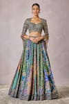 Buy_Tarun Tahiliani_Green Blouse Chanderi Printed Phulkari Notched Bridal Lehenga Set _at_Aza_Fashions