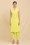 Samyukta Singhania_Yellow Pure Cotton Printed Bouquet V Neck Kurta And Trouser Set _Online_at_Aza_Fashions