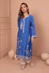 Shetab Kazmi_Blue Mul Chanderi Embroidered Tukri Work Notched Floral Vine Kurta Pant Set _at_Aza_Fashions