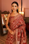 Buy_Geroo Jaipur_Red Modal Silk Printed Geometric Gharchola Saree With Unstitched Blouse Piece