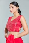 Samyukta Singhania_Red Georgette Embroidery Sequin V Neck Plain Tiered Pre-draped Ruffle Saree Set _Online_at_Aza_Fashions