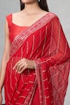 Buy_Samyukta Singhania_Red Blended Embroidery Mirror Scoop Neck Sheesha Vine Pattern Saree With Blouse 