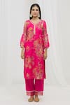 Yuvrani Jaipur_Pink Chanderi Floral V Neck Straight Pattern Kurta Set _at_Aza_Fashions