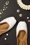 Cilwana Studio_White Floral Aari Embroidered Juttis _Online_at_Aza_Fashions