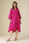 Buy_Mushio_Magenta Cotton Silk Placement Embroidery Zari V Neck Kamala Kurta _at_Aza_Fashions