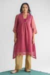 Buy_Mushio_Purple Cotton Embellished Bead V-neck Rim Jhim Stripe Woven Kurta _at_Aza_Fashions