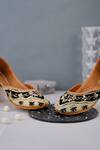 Cilwana Studio_Beige Floral And Dabka Embroidered Juttis_Online_at_Aza_Fashions