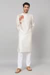 Buy_Hilo Design_Off White Semi Raw Silk Embroidery Resham Beju Gilded Floral Placement Kurta_at_Aza_Fashions
