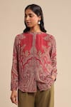 Ritu Kumar_Red Rayon Crepe Printed Jamawar Band Collar Mandana Kurta _Online