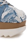 Buy_Anaar_Blue Butterfly Applique Pea Embroidered Wedge Sneakers 