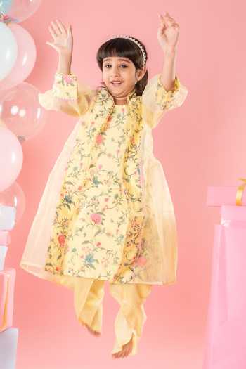 Kirti Agarwal - Pret N Couture_Yellow Organza, Chanderi Silk Embroidery Floral Thread Work Kurta Jacket Set _at_Aza_Fashions