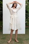 Buy_OMI_Off White Kurta Chanderi Embroidered Thread Collared Pant Set