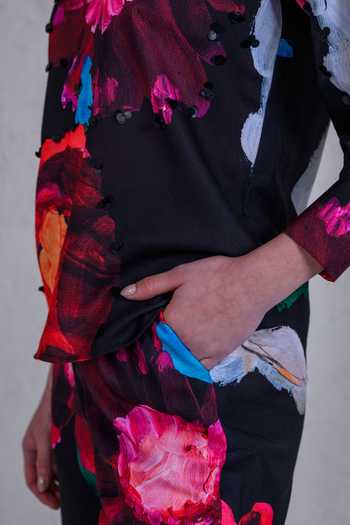 Buy_The Dramebaaz CO_Black Art Twill Printed Scarlet Garden Round Neck Top And Pant Set _Online_at_Aza_Fashions